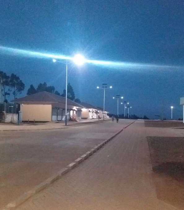 西安市非洲科特迪瓦太阳能路灯工程